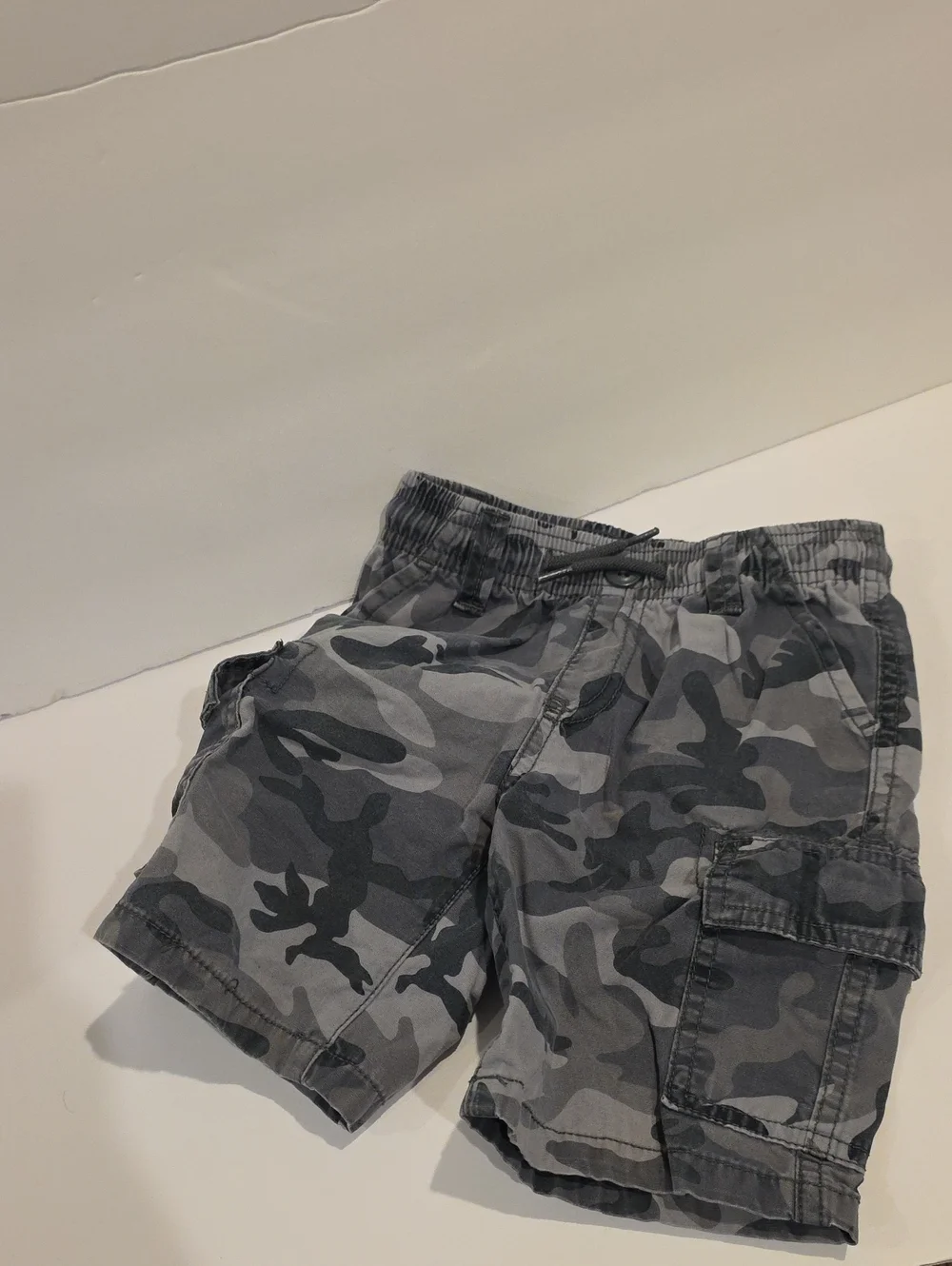 The Childrens Place 3t Kids Gray Camo Cargo Shorts
